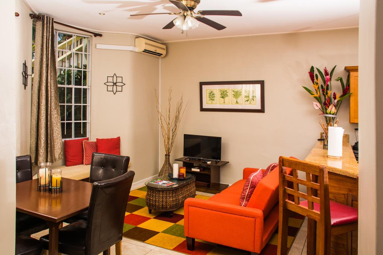 Heavenly Suites La Feuillet Exterior photo